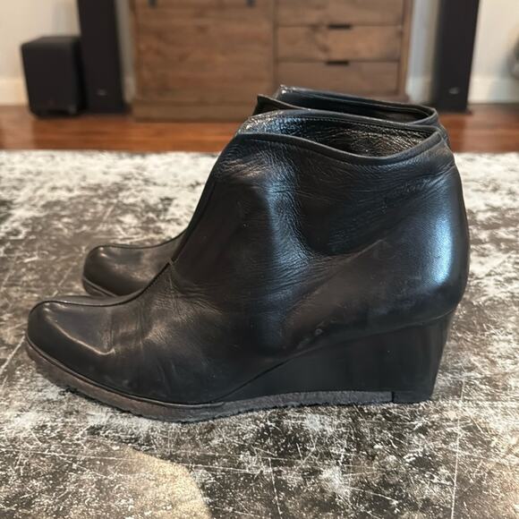Stuart Weitzman Black Made in Spain Leather Wedges Size 9 - Picture 1 of 7